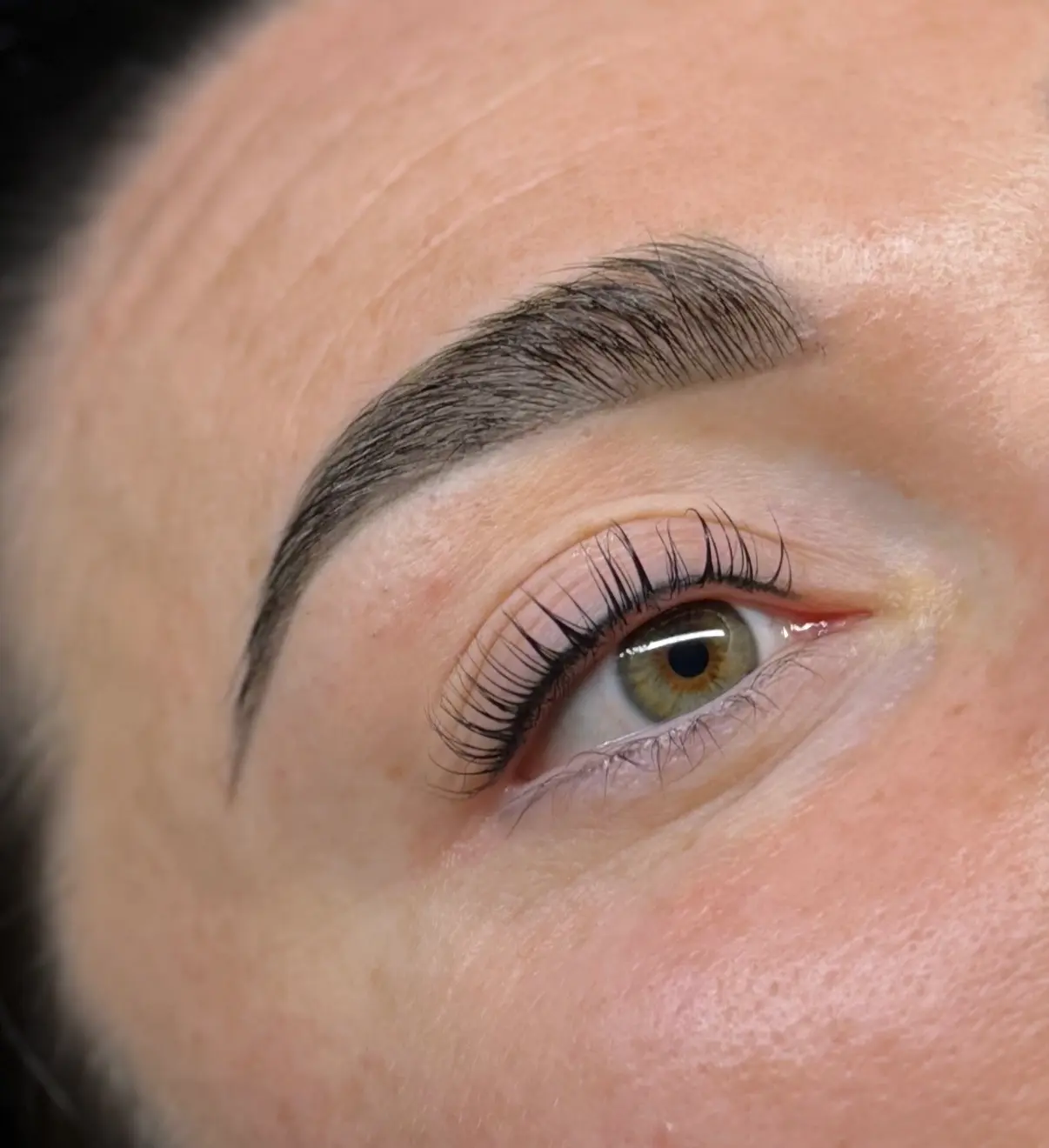Intralash maquillage permanent yeux effet cils densifiés Angoulême — Laurie Aliya